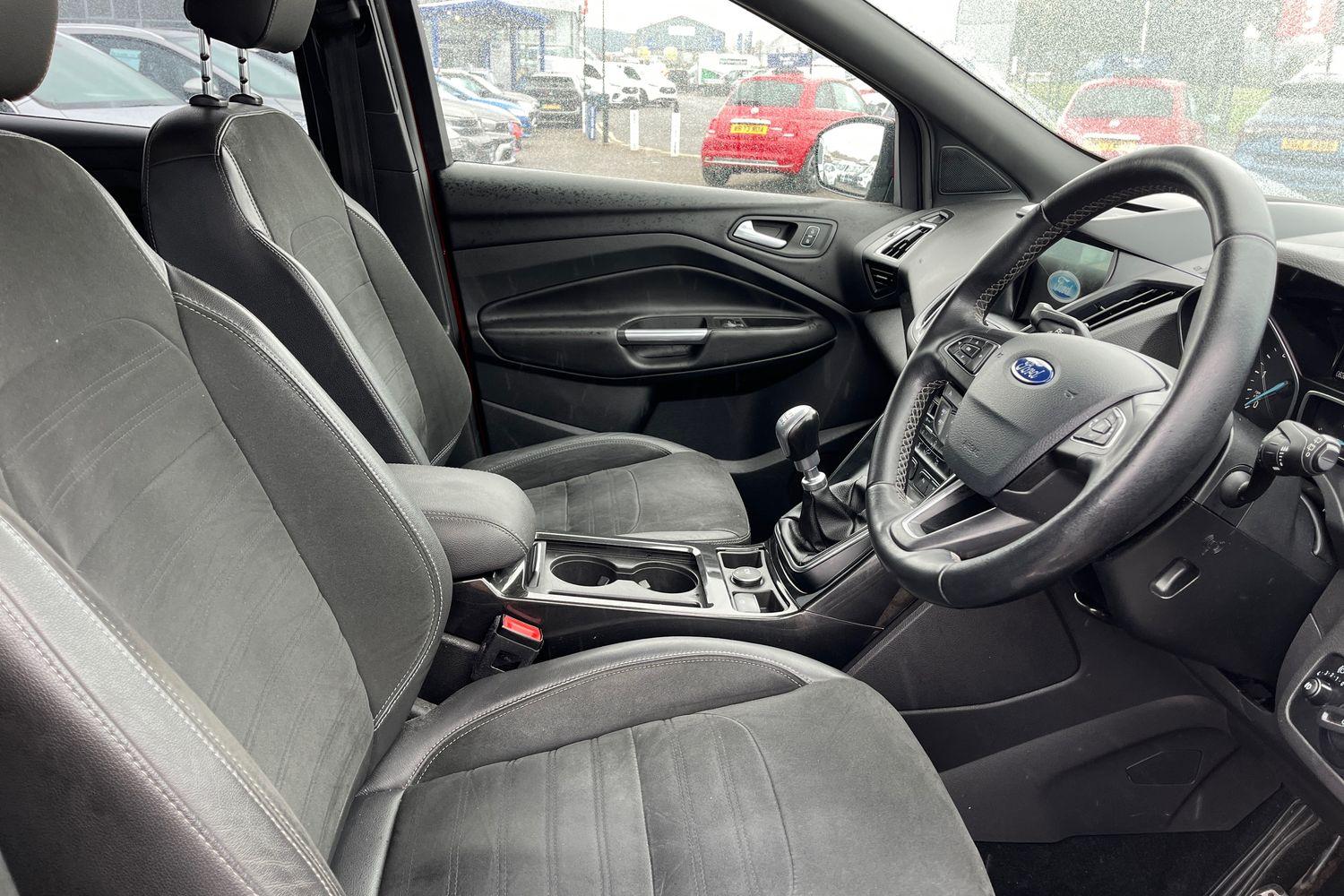 Ford KUGA Photo 16
