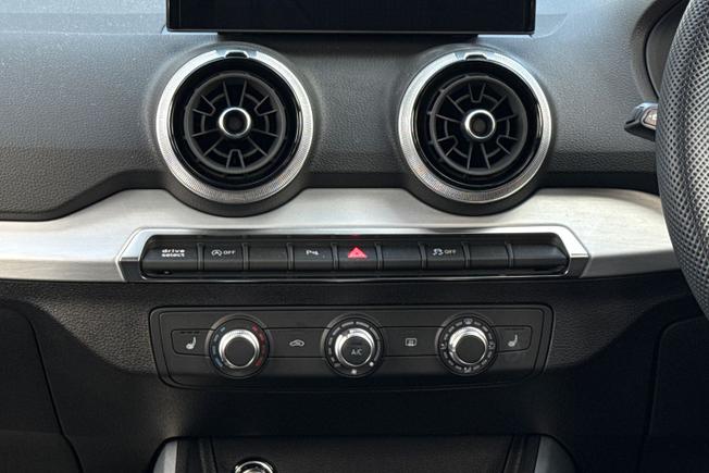 Audi Q2 Photo 24