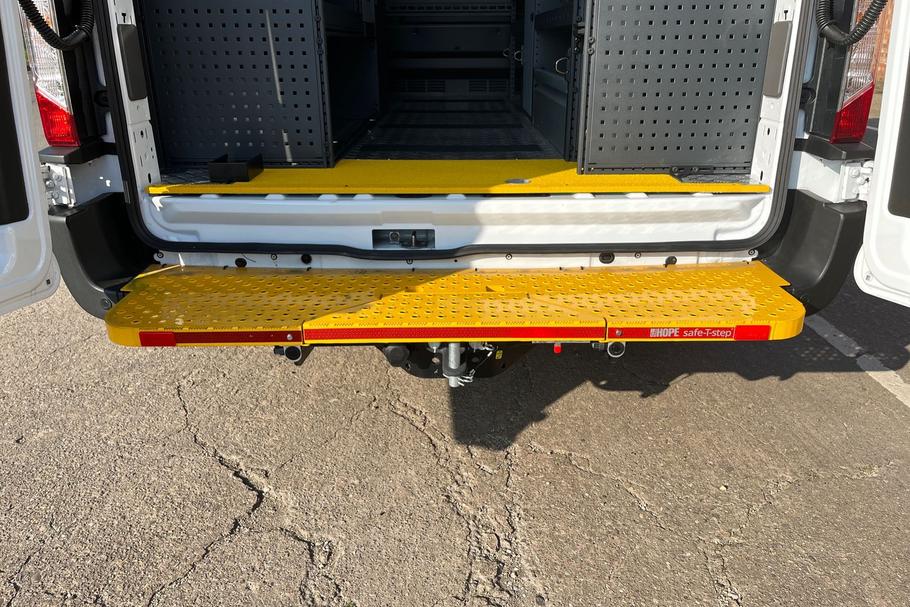 Used FORD TRANSIT BG75MKZ 15