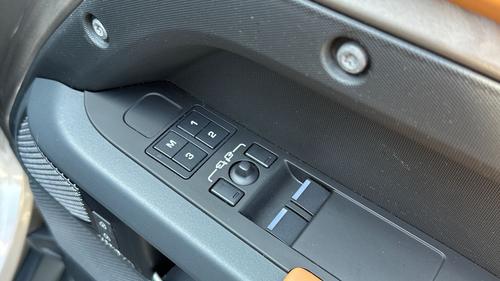 Land Rover Defender Photo autoimg-0ed53a441ddb721d947a4bf0fcda3c31188dfcda.jpg