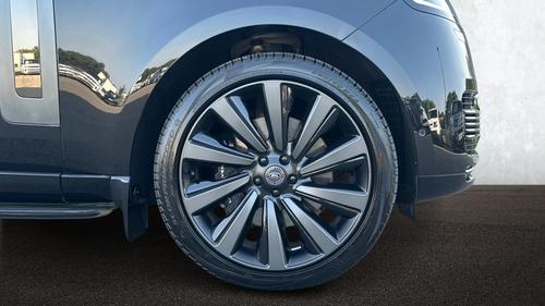 Land Rover Range Rover Photo autoimg-0ed69c64a45c3fa43325943fd3cc475a23b48e74.jpg