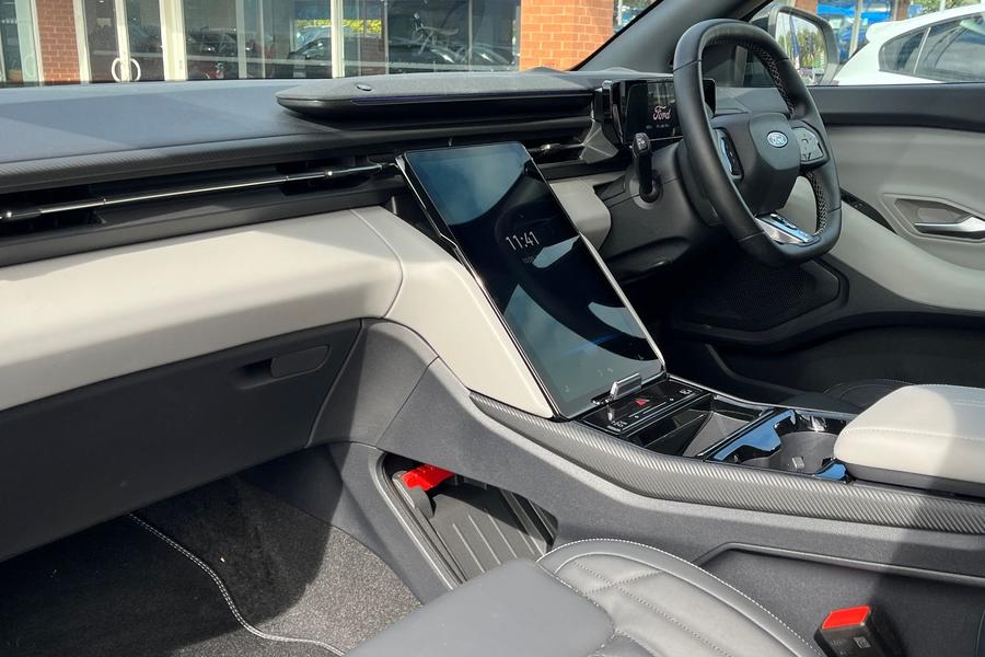 Ford Capri Photo autoimg-0edaa597edf27e10e691133160e91539e7ebd04e.jpg