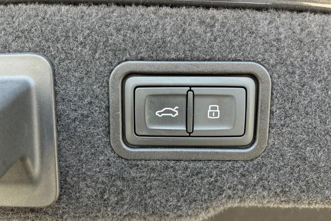 Audi A8 Photo 49