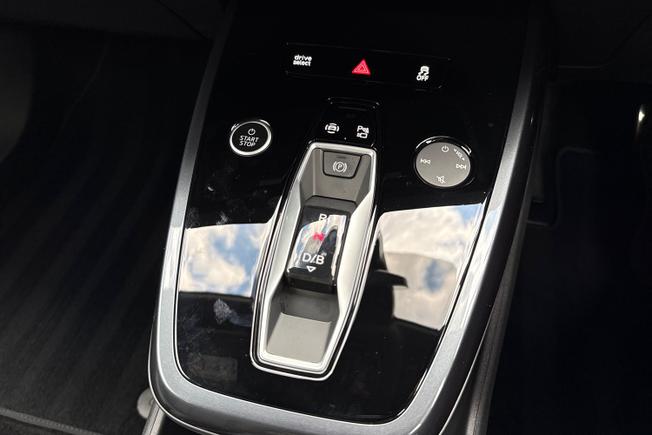 Audi Q4 Photo 25