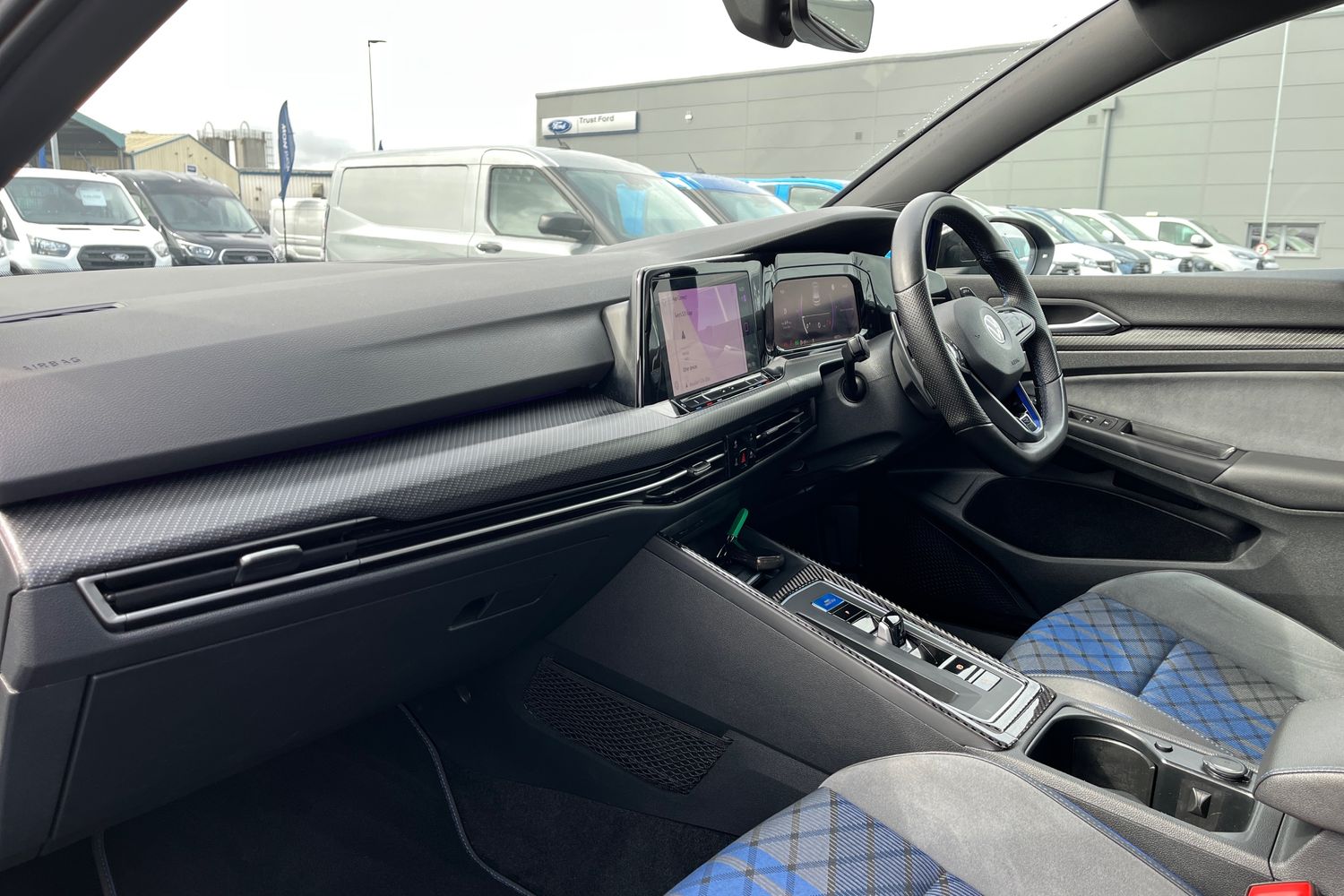 Volkswagen Golf Photo 17