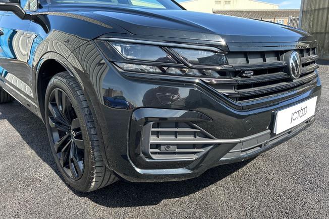 VOLKSWAGEN Touareg Photo 29