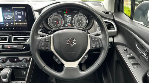 Suzuki S-CROSS Photo autoimg-0eee3e62047d1754f4b6b0313b057a691b5b5887.jpg