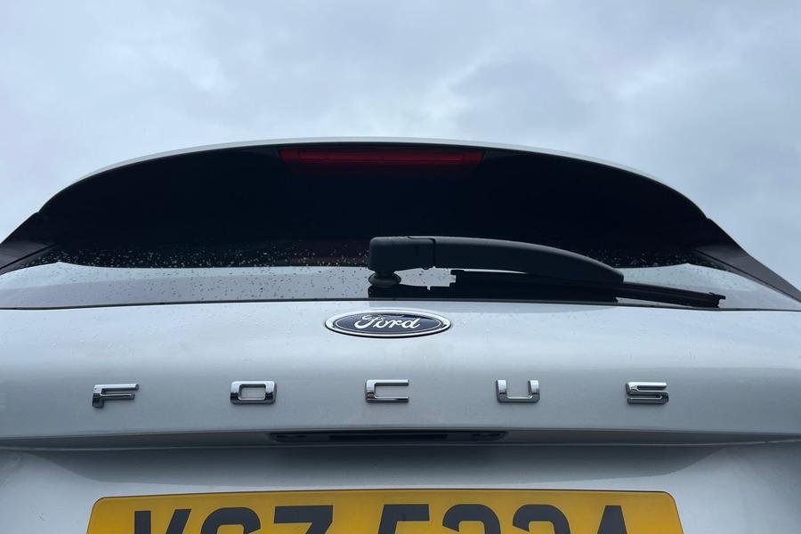 Ford FOCUS Photo autoimg-0ef2b0ca1e09443218aef84ddb25790806718637.jpg