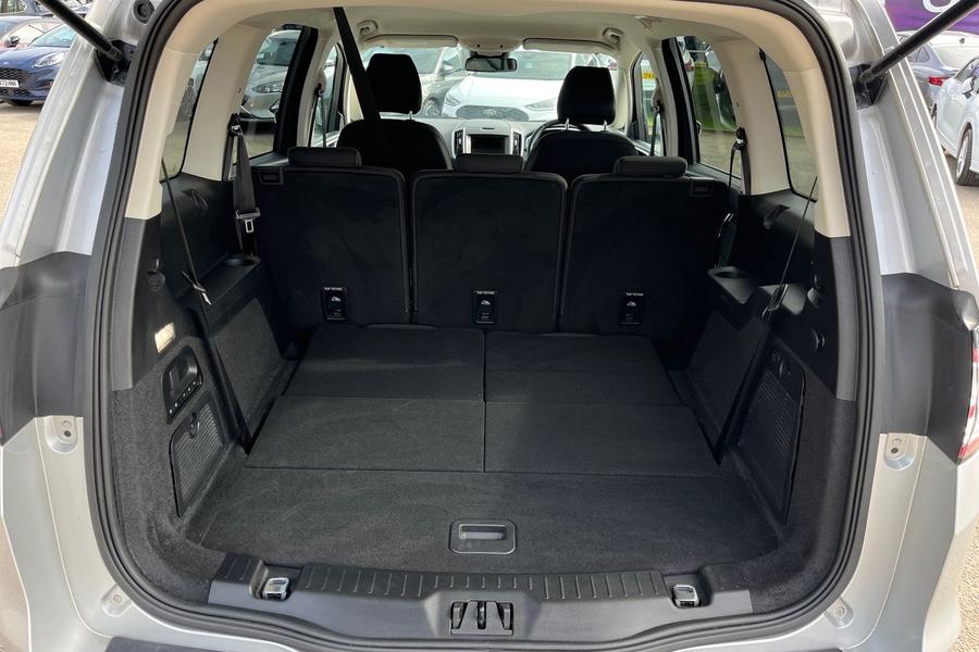 Ford GALAXY Photo autoimg-0ef47e9af556993663f530256268031ea52c62a7.jpg