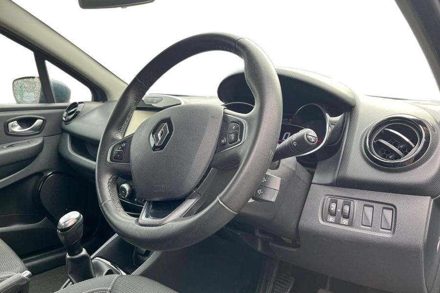 Renault CLIO Photo autoimg-0ef687ff82db7be0b6a89a99f1db3a7d0def9f62.jpg