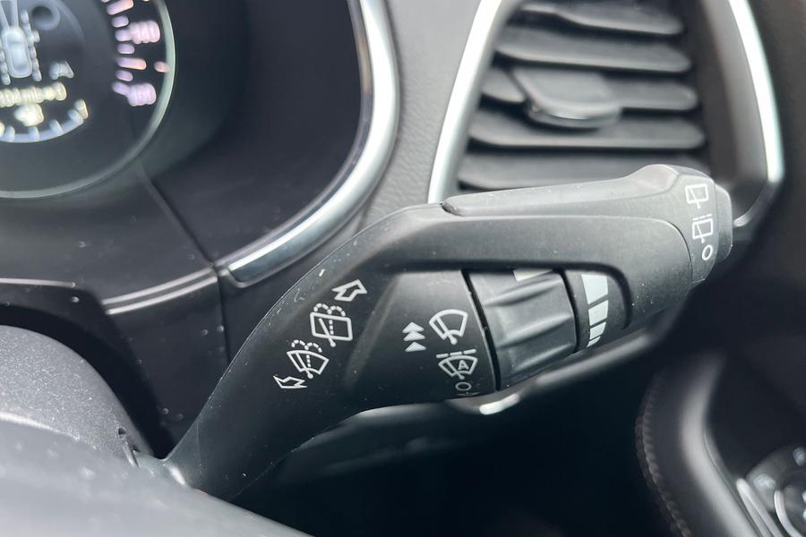 Ford S-MAX Photo autoimg-0efd0088018c92dec3cd2e5070904fa4d6fc6eb7.jpg