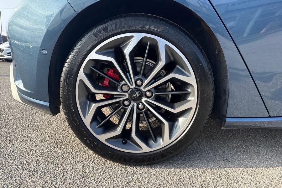 Ford FOCUS Photo autoimg-0f04f555f7da4f83dff4903e93f011ac56d3bf22.jpg