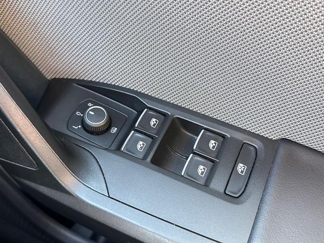 SEAT Leon Photo 21