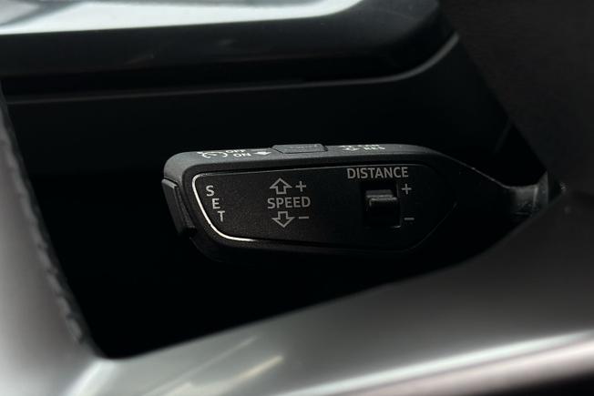 Audi Q4 e-tron Photo 31