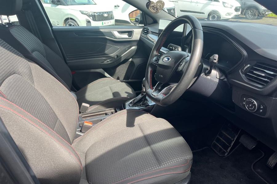 Ford FOCUS Photo autoimg-0f0e4574a8ba5fddc133a624445a53f18aefae63.jpg