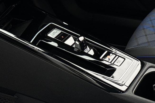 VOLKSWAGEN Golf Photo 42