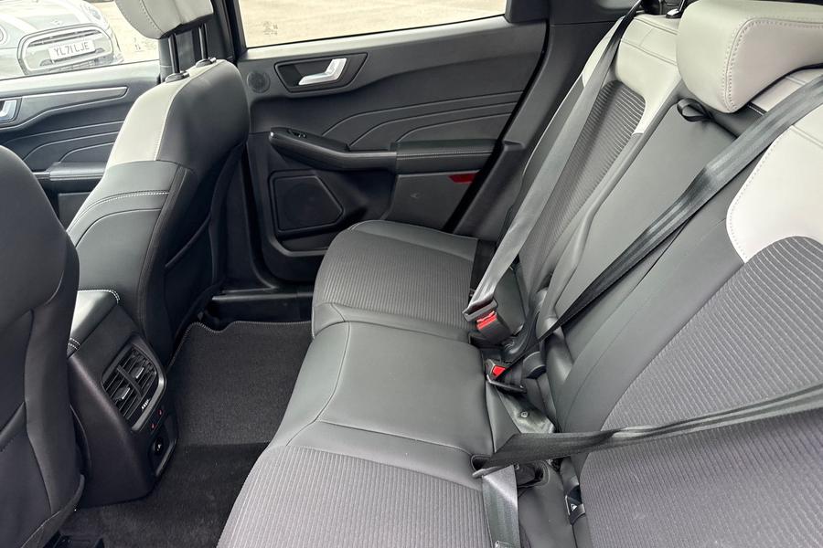 Ford KUGA Photo autoimg-0f1547af28c257ce739328472e5d96ece2ea909b.jpg