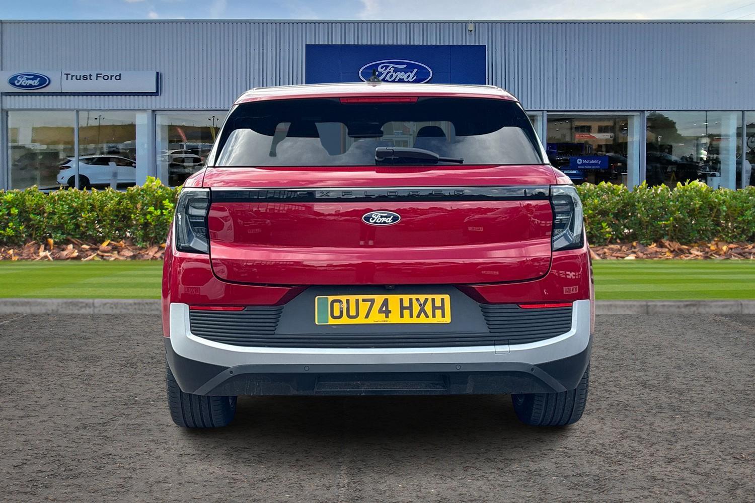 Ford Explorer Photo 6