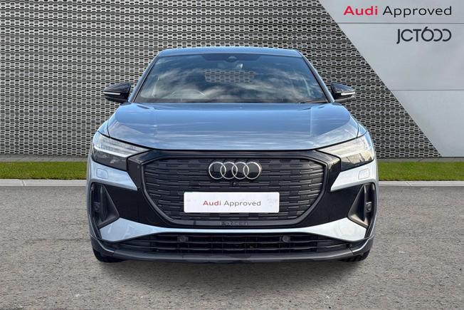AUDI Q4 e-tron Photo 9