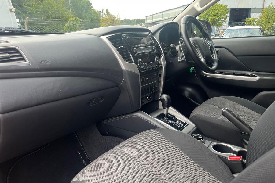 Mitsubishi L200 Photo autoimg-0f18f27eacbbef400344df39c0e27fc8c2e83b1e.jpg