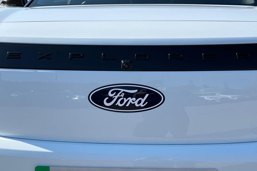 Ford EXPLORER Photo autoimg-0f19a3ffa14e5f69e1977beb3cb5dd861e5ea9d1.jpg