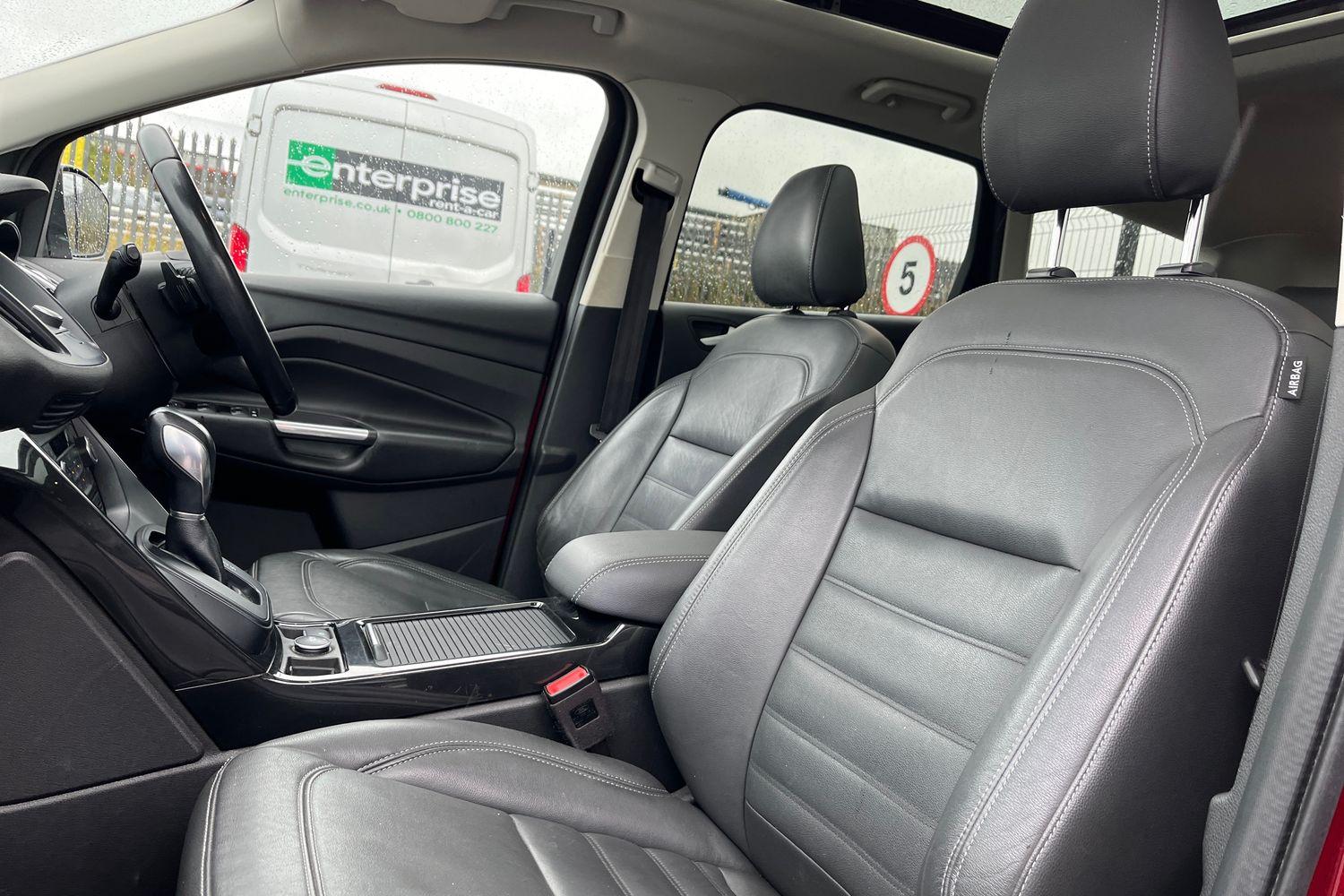 Ford KUGA Photo 18