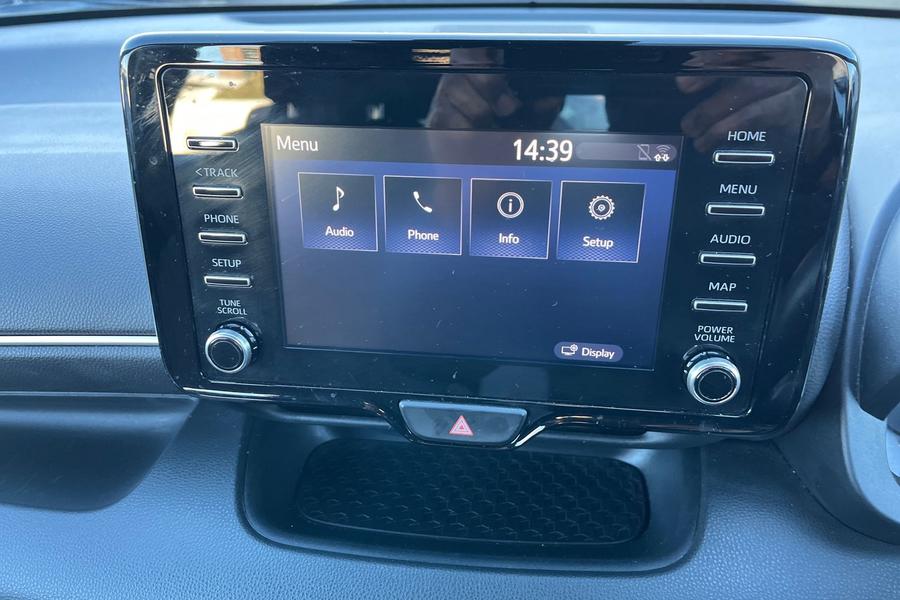 Toyota YARIS Photo autoimg-0f1cfe1f6b5002cfad54ab503f863c188ba1b47b.jpg