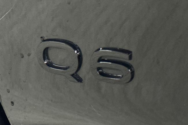 Audi Q6 e-tron Photo 37