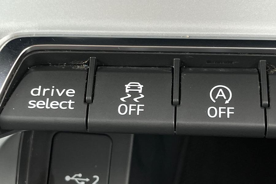 Audi Q3 Photo autoimg-0f1ff5c77b5c324401c660c045c74c9b52b9488c.jpg