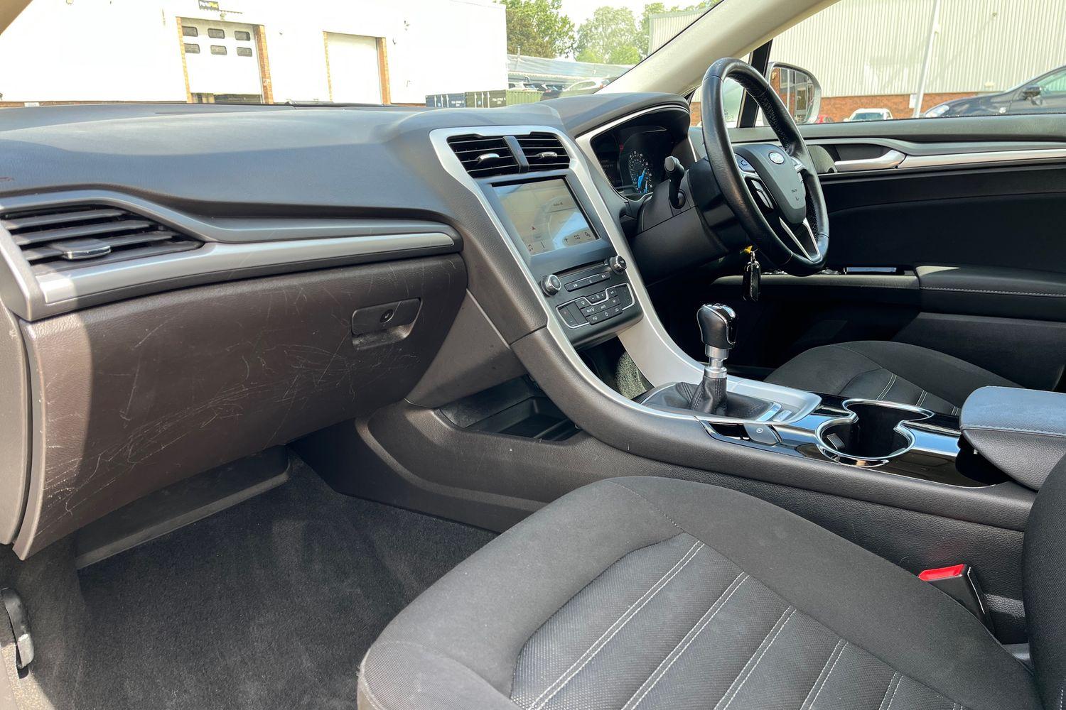 Ford MONDEO Photo 17