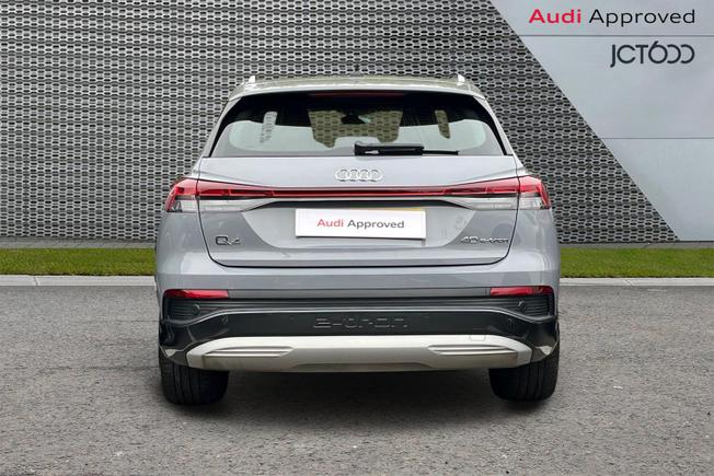 AUDI Q4 e-tron Photo 7