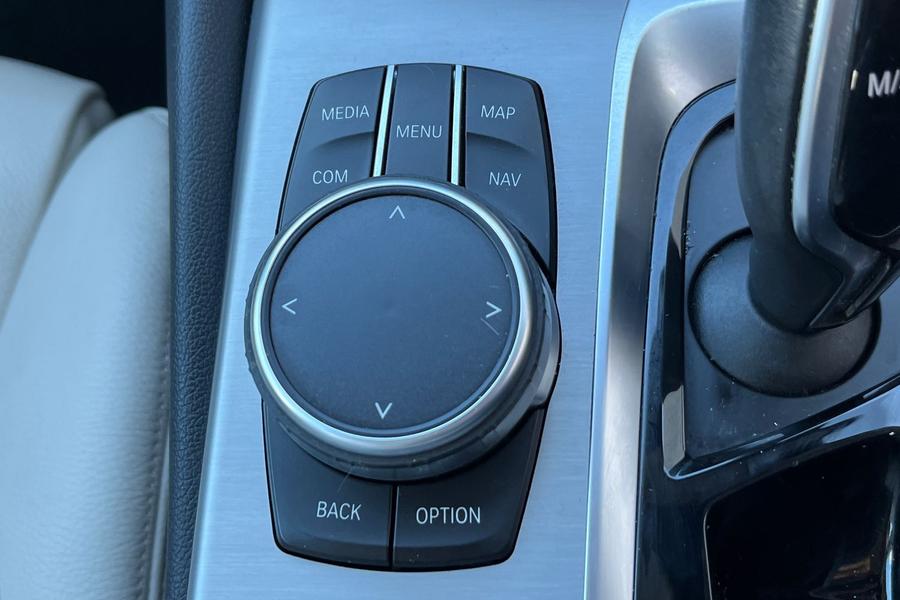 BMW 5 SERIES Photo autoimg-0f270e53ae26ef3c53cb3047d4c79bc9ebe91861.jpg