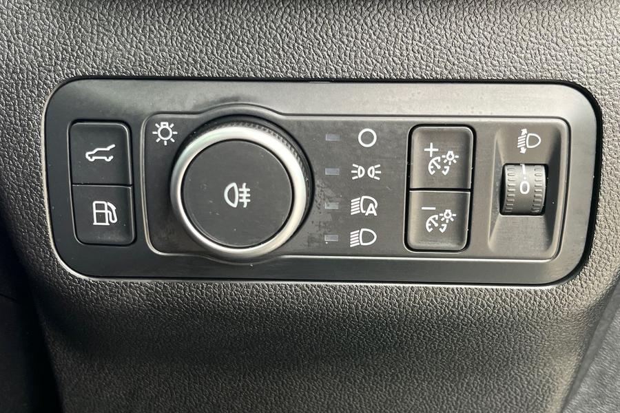 Ford Kuga Photo autoimg-0f27c3646d9bf7bf4626824a24467a6845a1e797.jpg