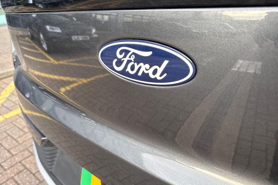 Ford Explorer Photo autoimg-0f29a3031d7a067d315b203aaa09dfd15cb4a671.jpg