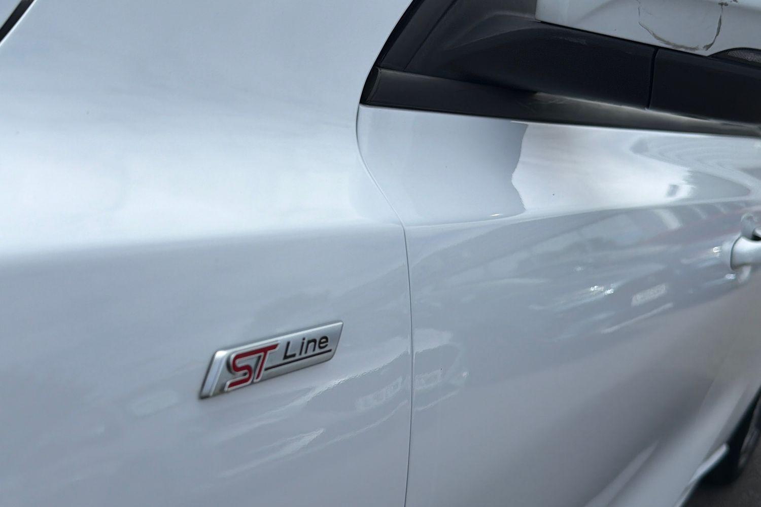 Ford FOCUS Photo 25