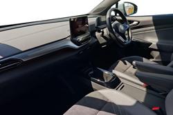 VOLKSWAGEN ID.4 Photo 2