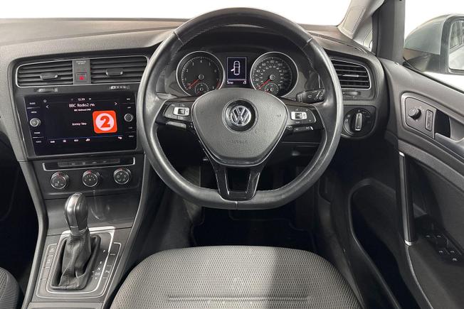 VOLKSWAGEN Golf Photo 11