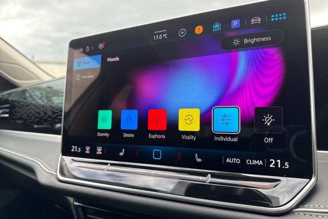 VOLKSWAGEN Passat Photo 41