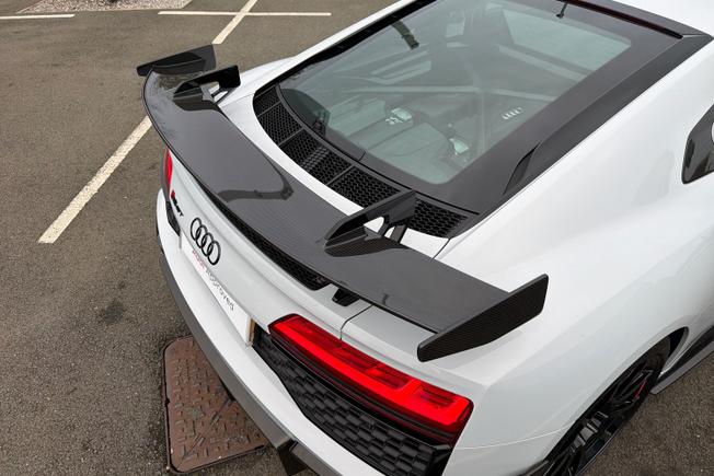 AUDI R8 Photo 22