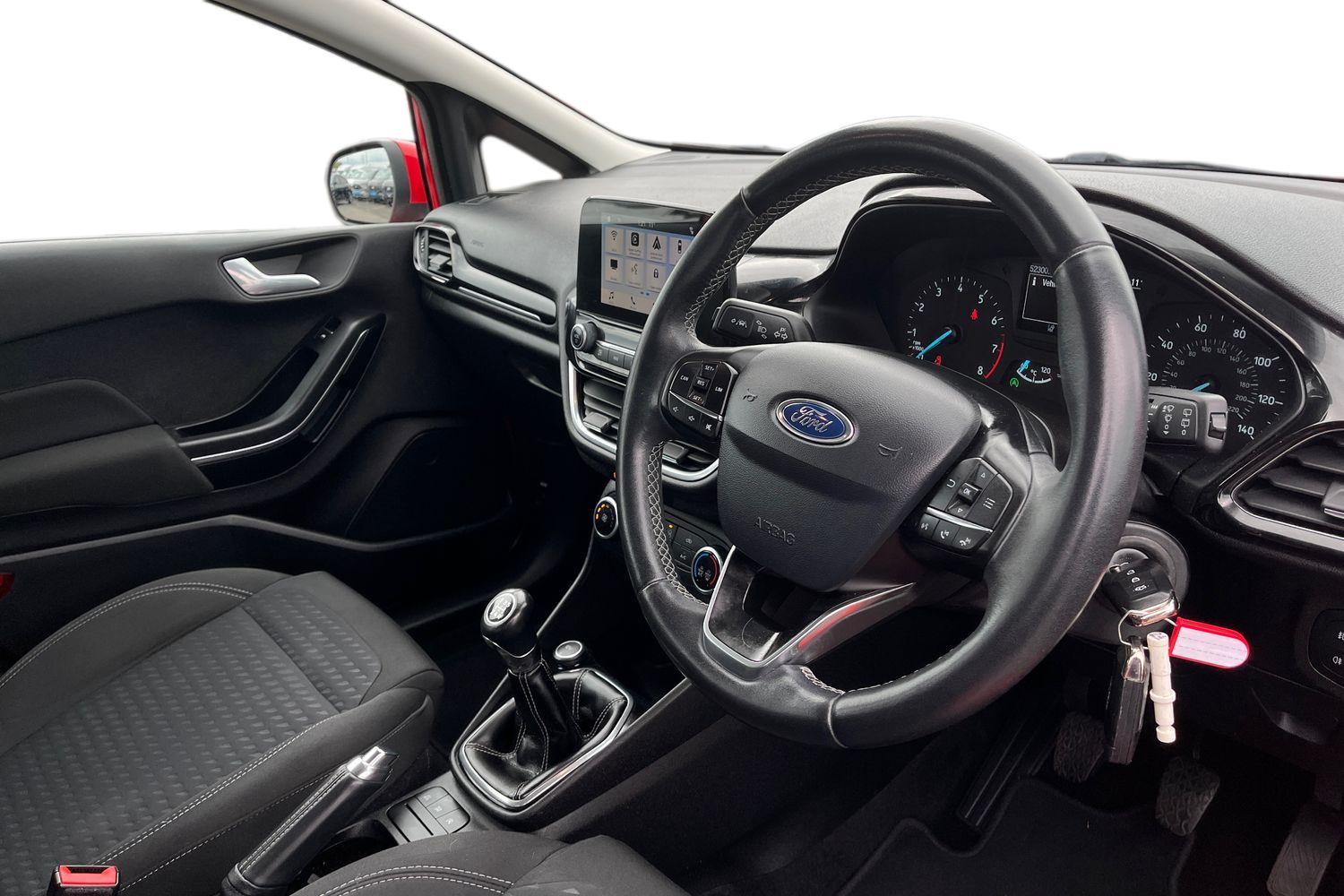 Ford FIESTA Photo 8