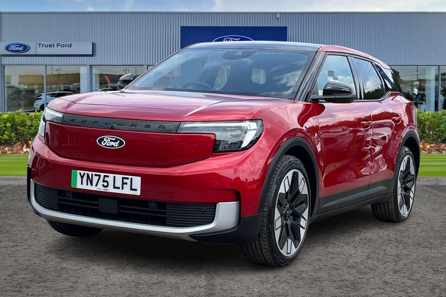 Ford EXPLORER Photo 4
