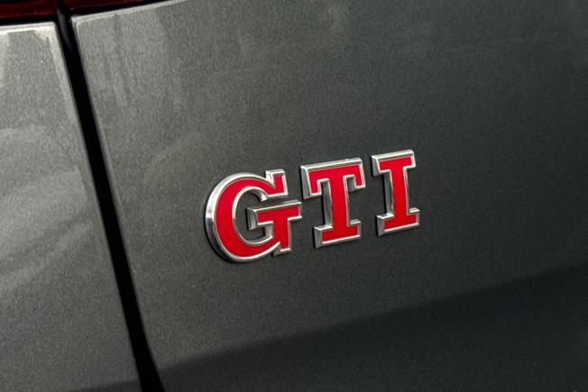 VOLKSWAGEN Golf Photo 49