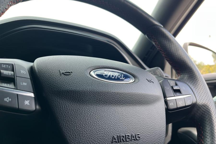 Ford Focus Photo autoimg-0f4a7a86af7727a95058c8282f6649f70d14856f.jpg