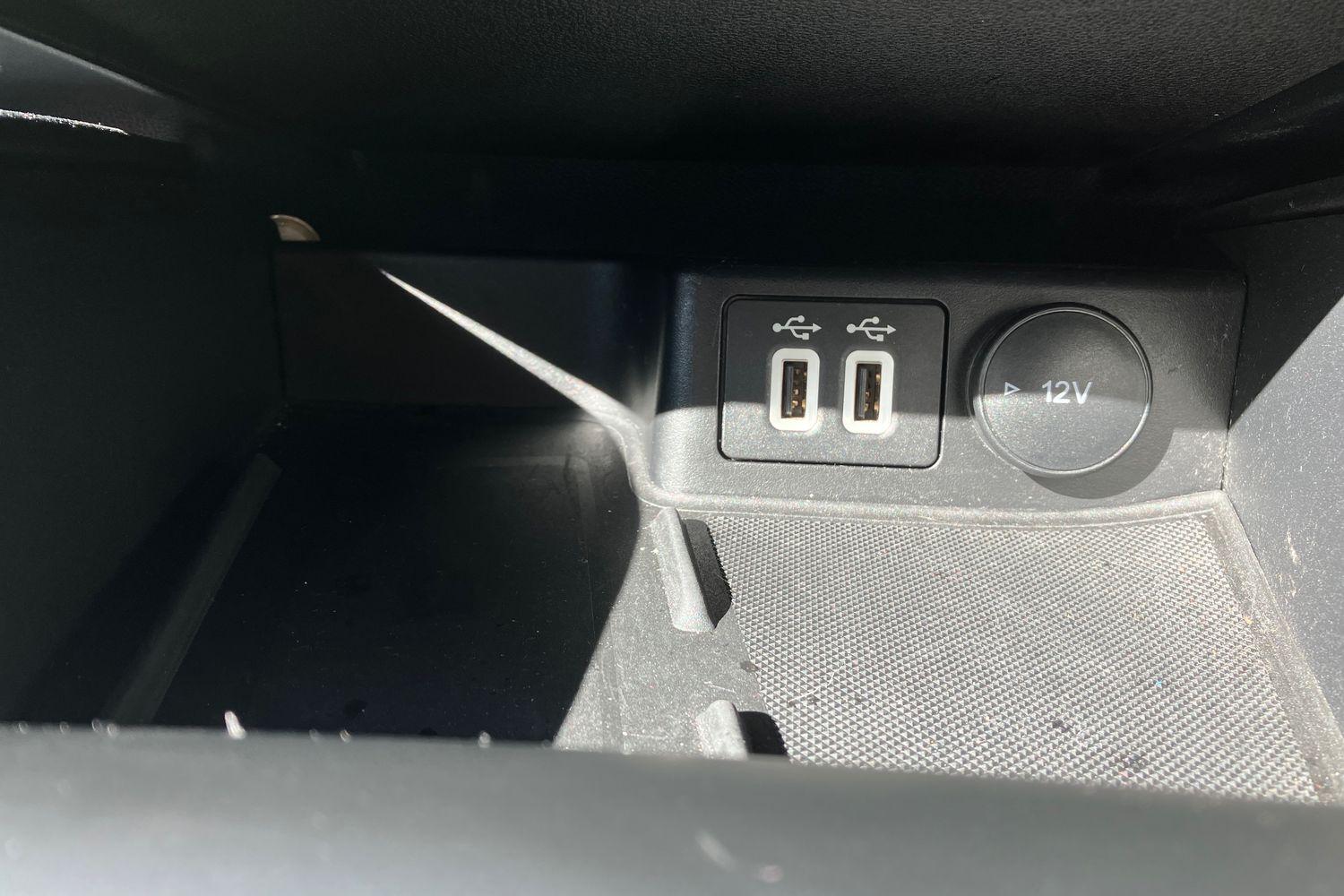 Ford KUGA Photo 25