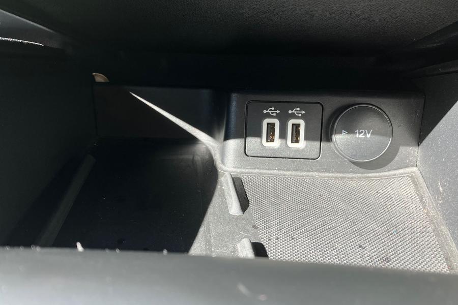 Ford KUGA Photo autoimg-0f4ab96cf3e1f3dabc941cd8c22821248dba7aa0.jpg