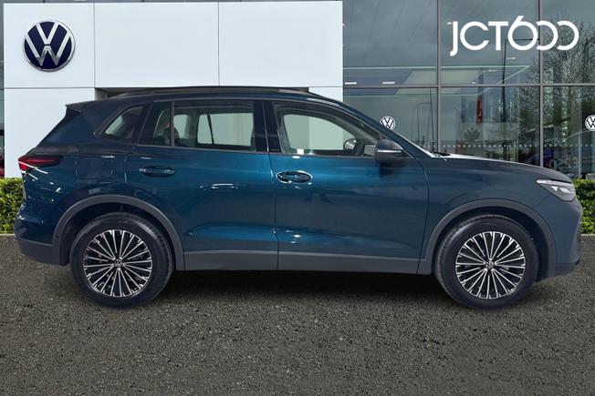 VOLKSWAGEN Tiguan Photo 4