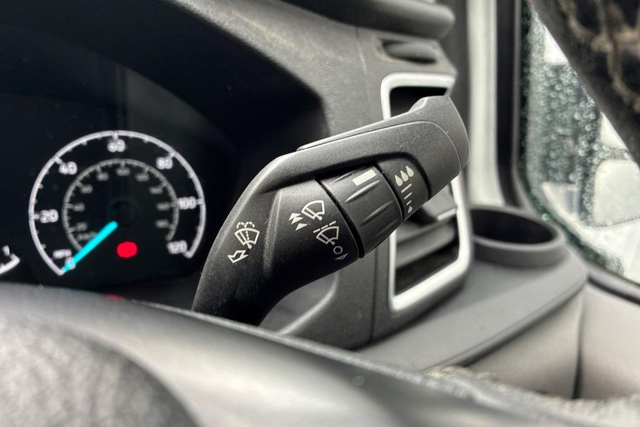 Used FORD TRANSIT CUSTOM SV71XDZ 36
