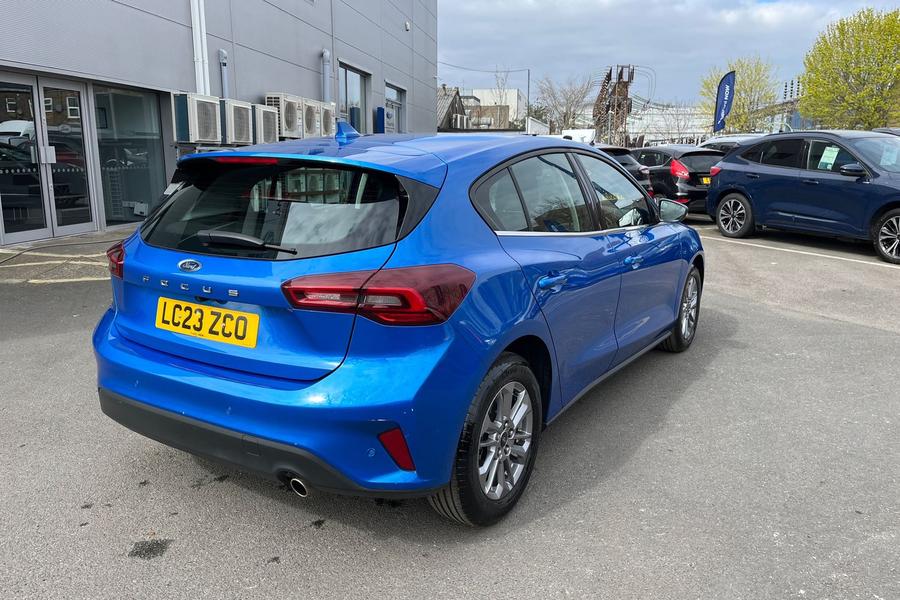 Ford FOCUS Photo autoimg-0f4f7aa0d33bc880e644aeedd0c17530b8852f40.jpg