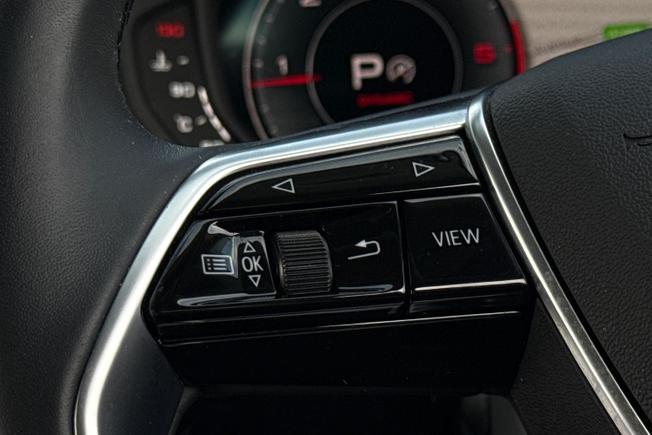 AUDI A8 Photo 16