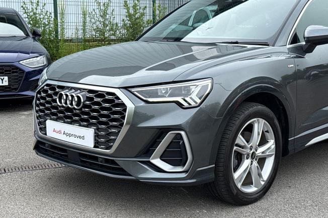 AUDI Q3 Photo 22